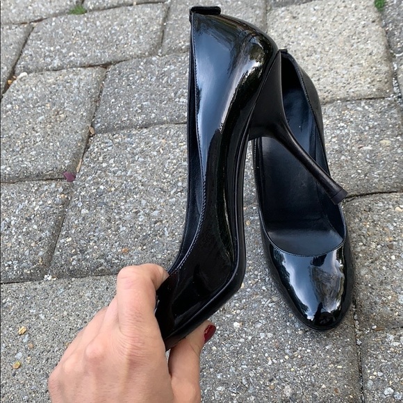 Gucci Patent Leather Heels - Picture 8 of 8